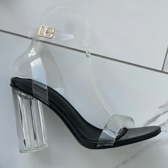 Shoe Lot 10 pairs of shoes. Size 10 - Picture 4 of 11